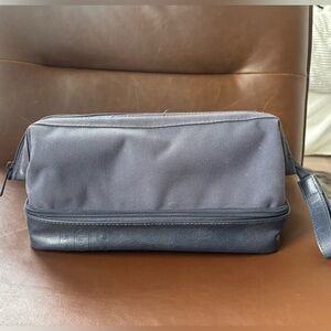 Beis The Dopp Kit in Navy